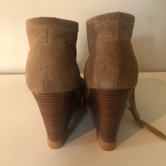 Suede laced wedge bootie heels - Picture 4 of 6